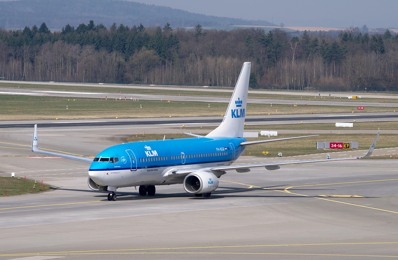 plane, klm, boeing 737, jet, passenger aircraft, airport, zurich, airport zurich, prior to, runway, to travel, boeing, klm, klm, klm, klm, klm, boeing 737, boeing 737